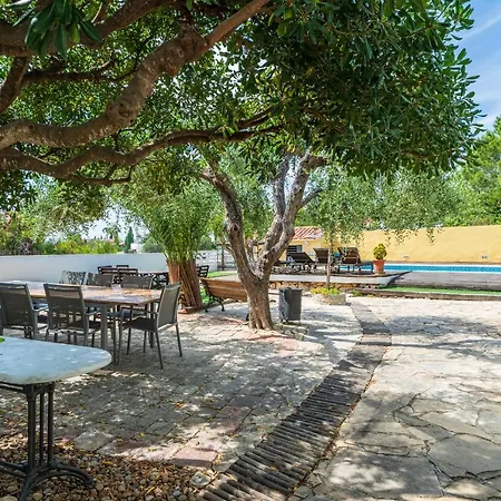 Hauzify I Del Castell Villa *